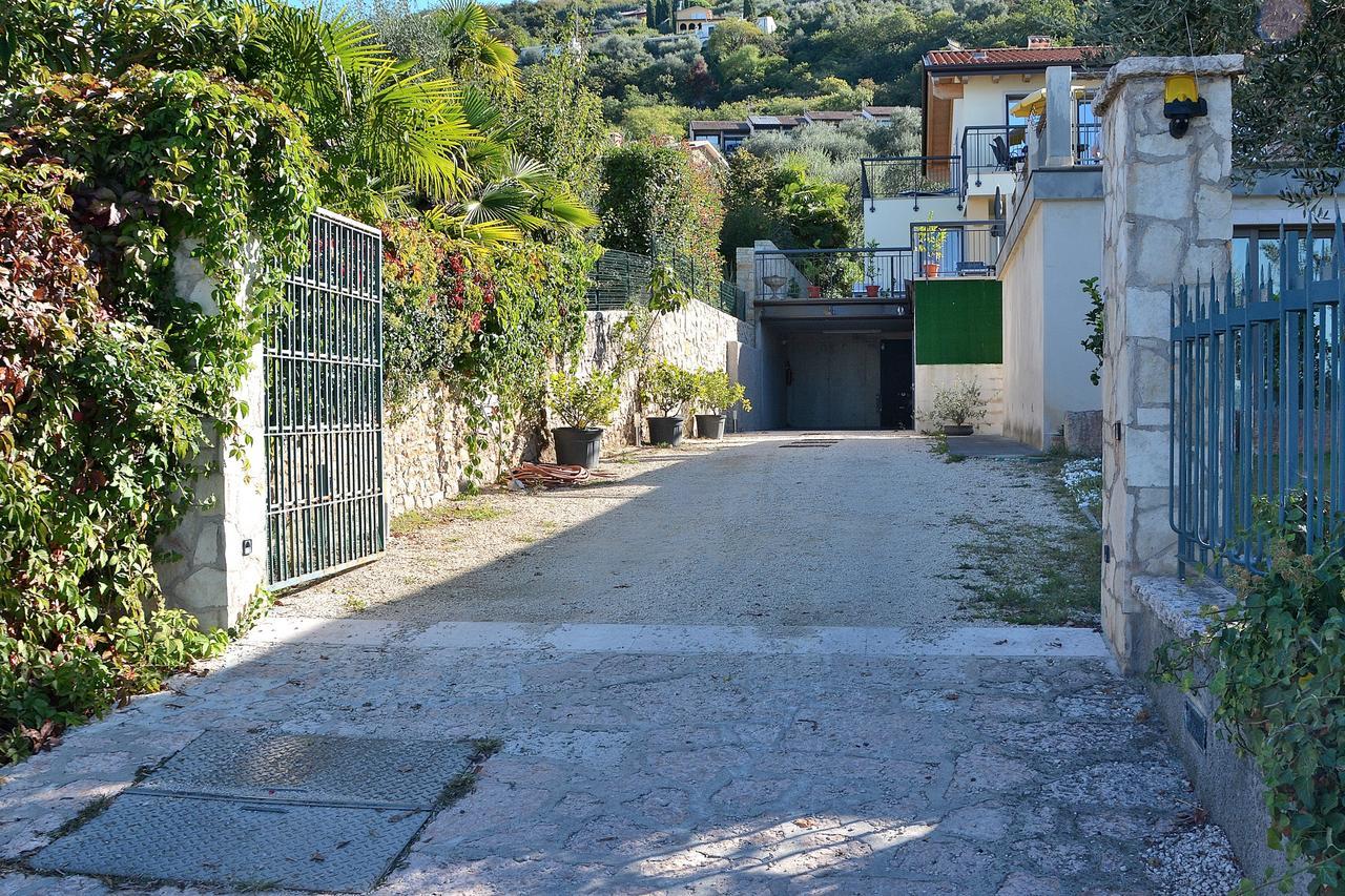South Apartment With Pool トッリ・デル・ベーナコ エクステリア 写真