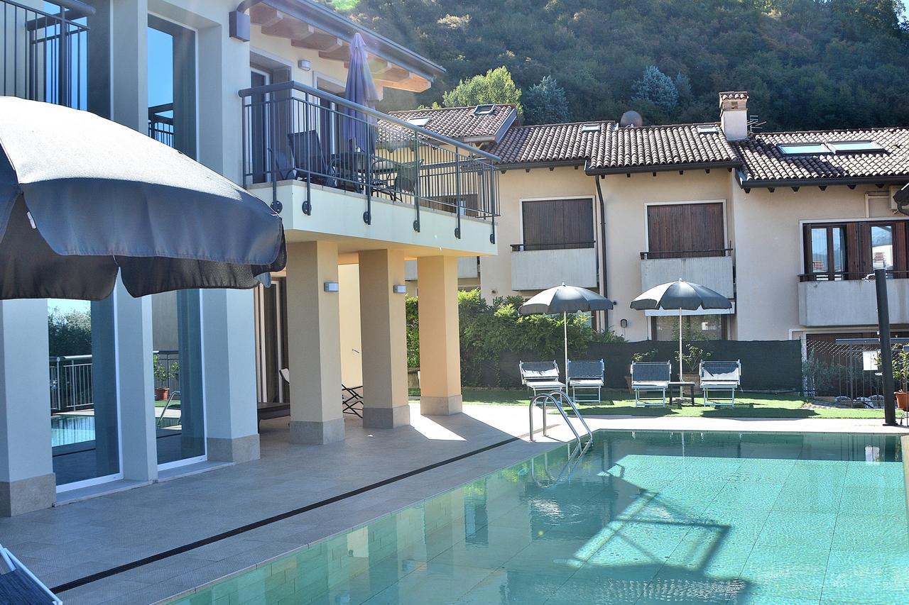 South Apartment With Pool トッリ・デル・ベーナコ エクステリア 写真