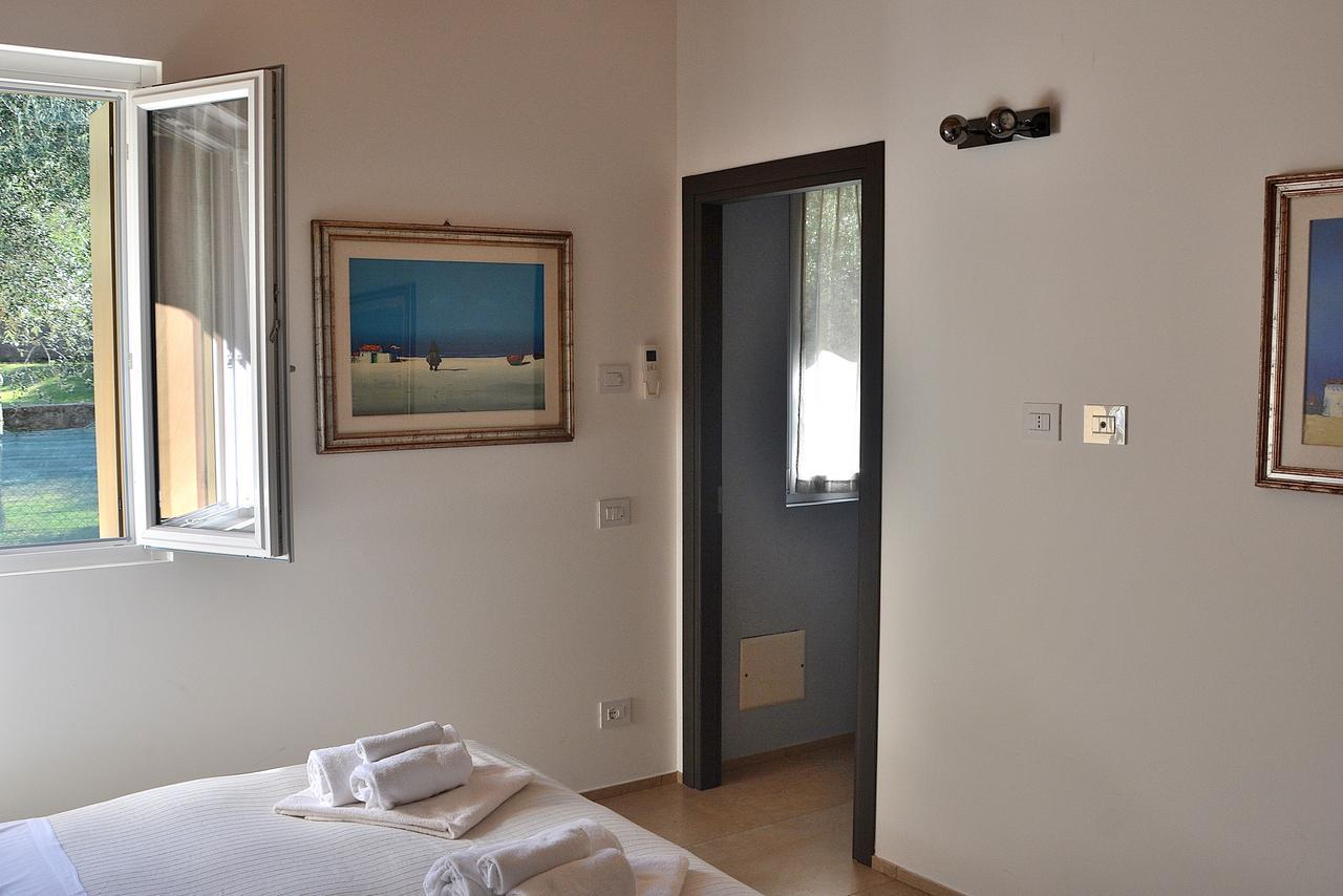 South Apartment With Pool トッリ・デル・ベーナコ エクステリア 写真